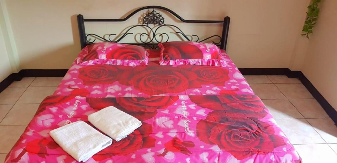 วอล์คกิ้งสตรีท อองคอร์ โฮเต็ล Hotel Pattaya ภายนอก รูปภาพ