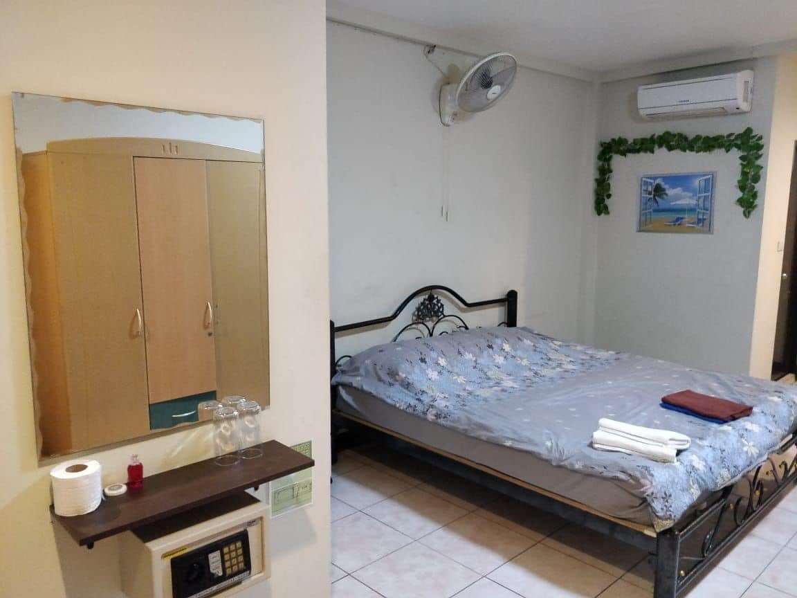 วอล์คกิ้งสตรีท อองคอร์ โฮเต็ล Hotel Pattaya ภายนอก รูปภาพ