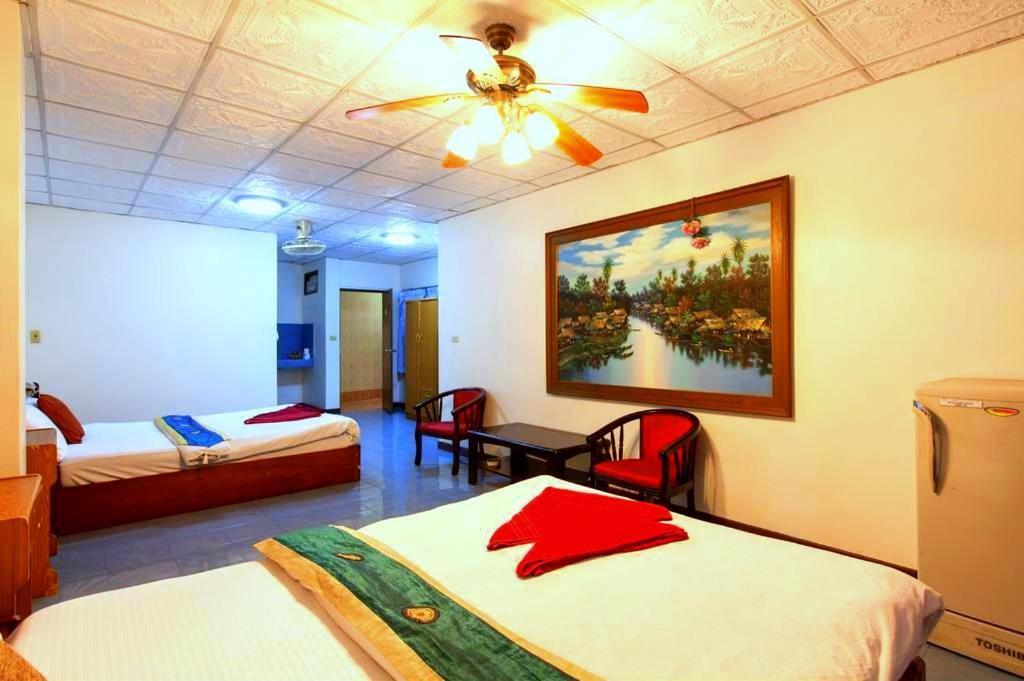 วอล์คกิ้งสตรีท อองคอร์ โฮเต็ล Hotel Pattaya ภายนอก รูปภาพ