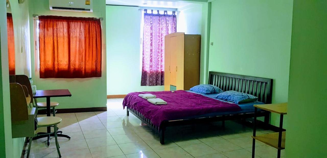 วอล์คกิ้งสตรีท อองคอร์ โฮเต็ล Hotel Pattaya ภายนอก รูปภาพ